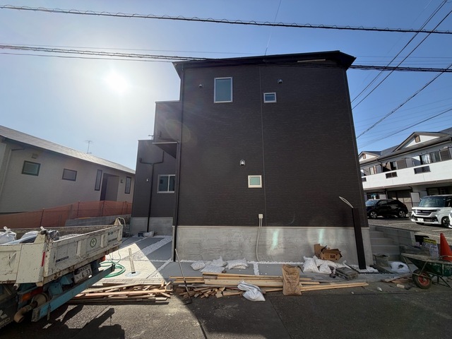 平塚市寺田縄１１期３棟の写真1