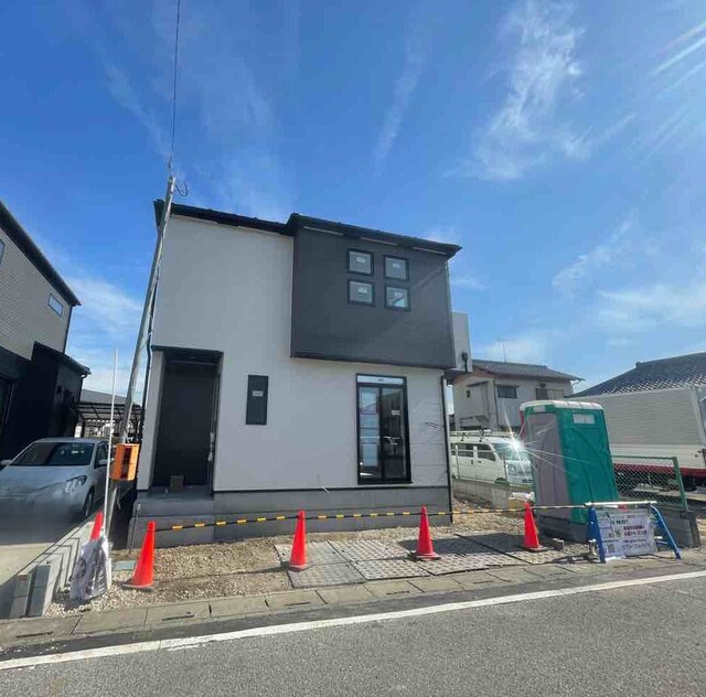 草加市稲荷１１期１棟の写真1