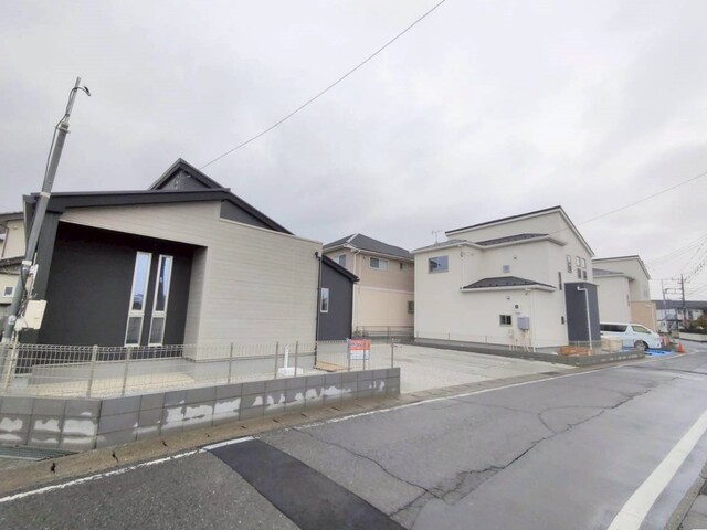 高崎市上中居町３期３棟の写真1