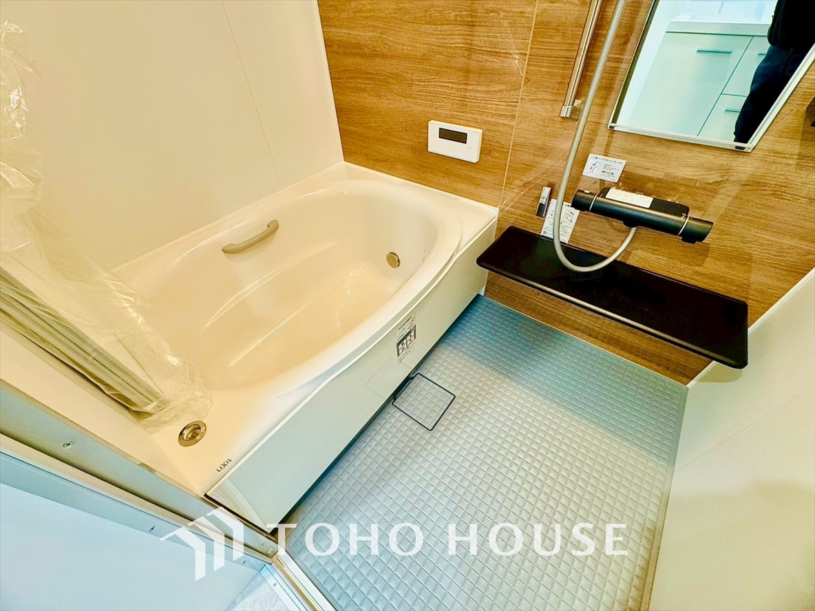 浴室暖房乾燥機を完備し、夜間や雨天時のお洗濯も安心の浴室設備です。