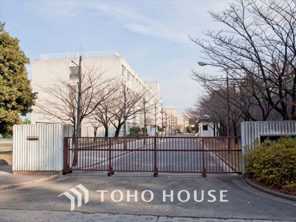 川崎市立南菅中学校 距離約120m