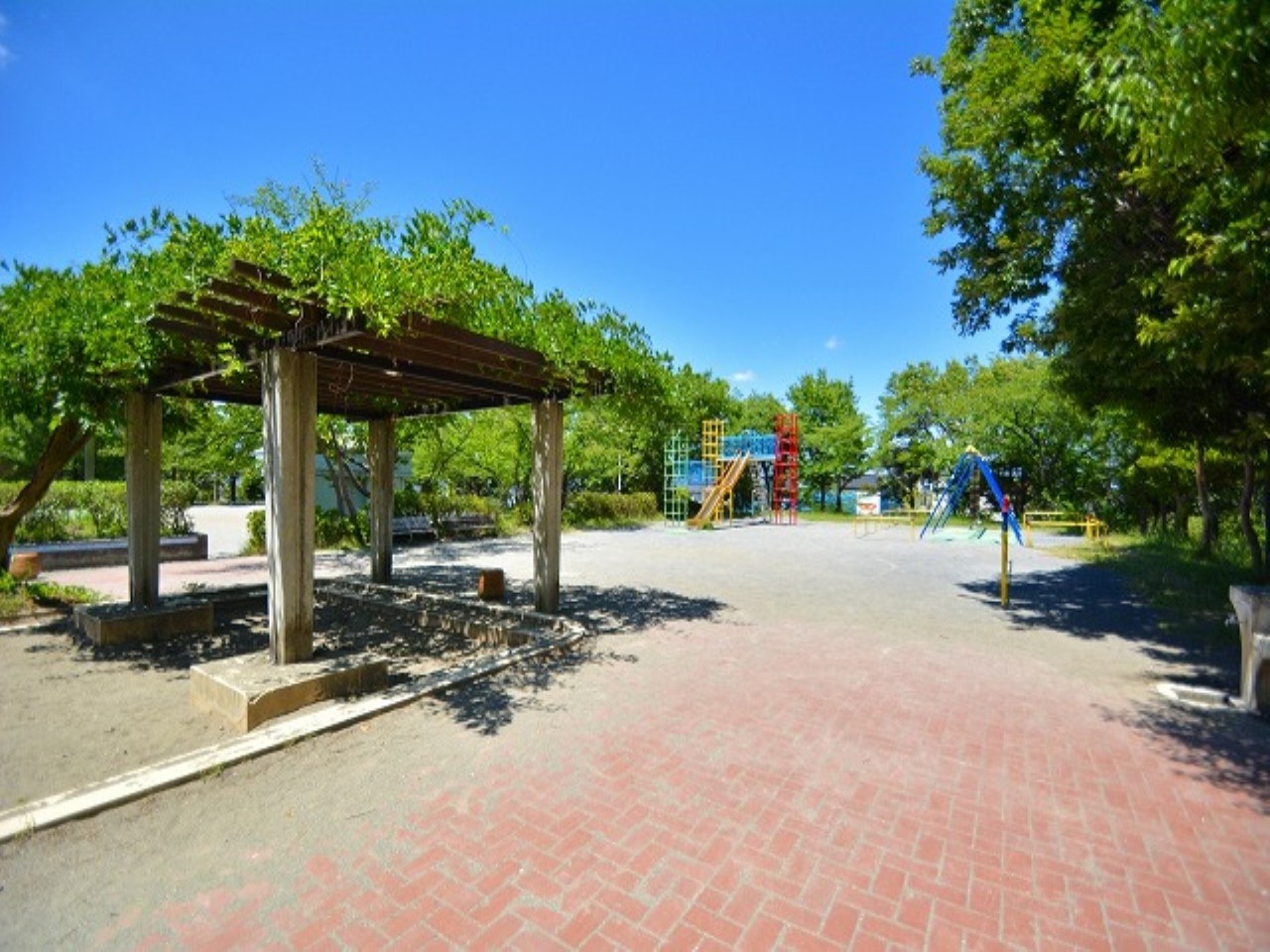 菅馬場公園 距離約110m