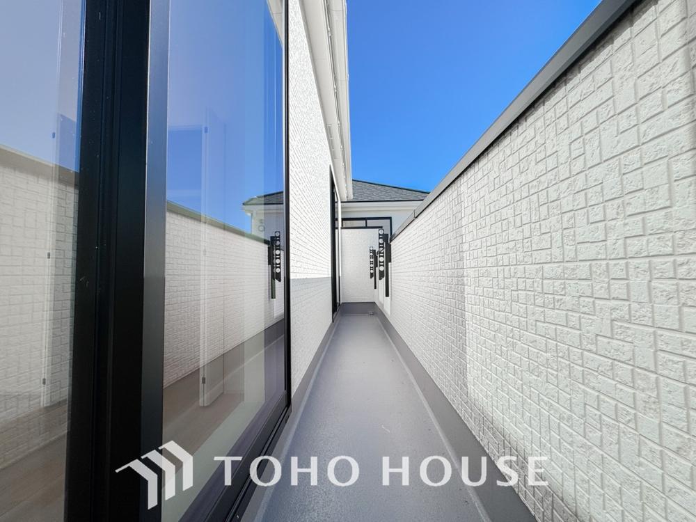 夜空の煌めきや、室内への通風や採光へ一役。ガーデニング等も充分に楽しめる広さを確保しております。