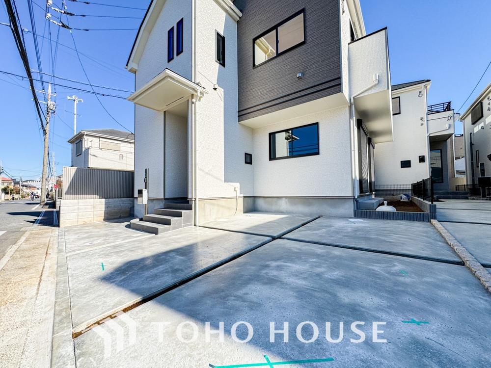 マンションとは違う敷地内駐車。ご主人様のお車のお手入れにも気合が入りますね。