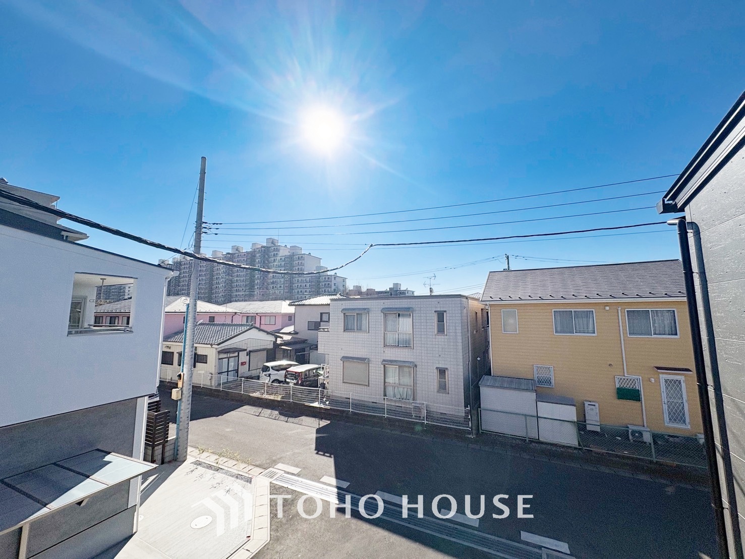 その豊かな眺望にふさわしい空間には、通風・採光にも優れ、心地よい光と風があふれています。