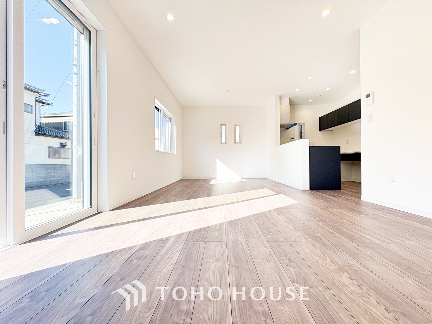 家は、ただ生活する場ではなく、笑顔の毎日、安らぎの日々のために、暮らしを愉しく、快適にする場所。