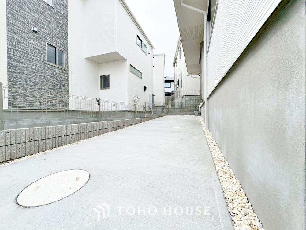 自転車やバイクなど、ゆとりのある敷地で置き場所に困ることはないでしょう。