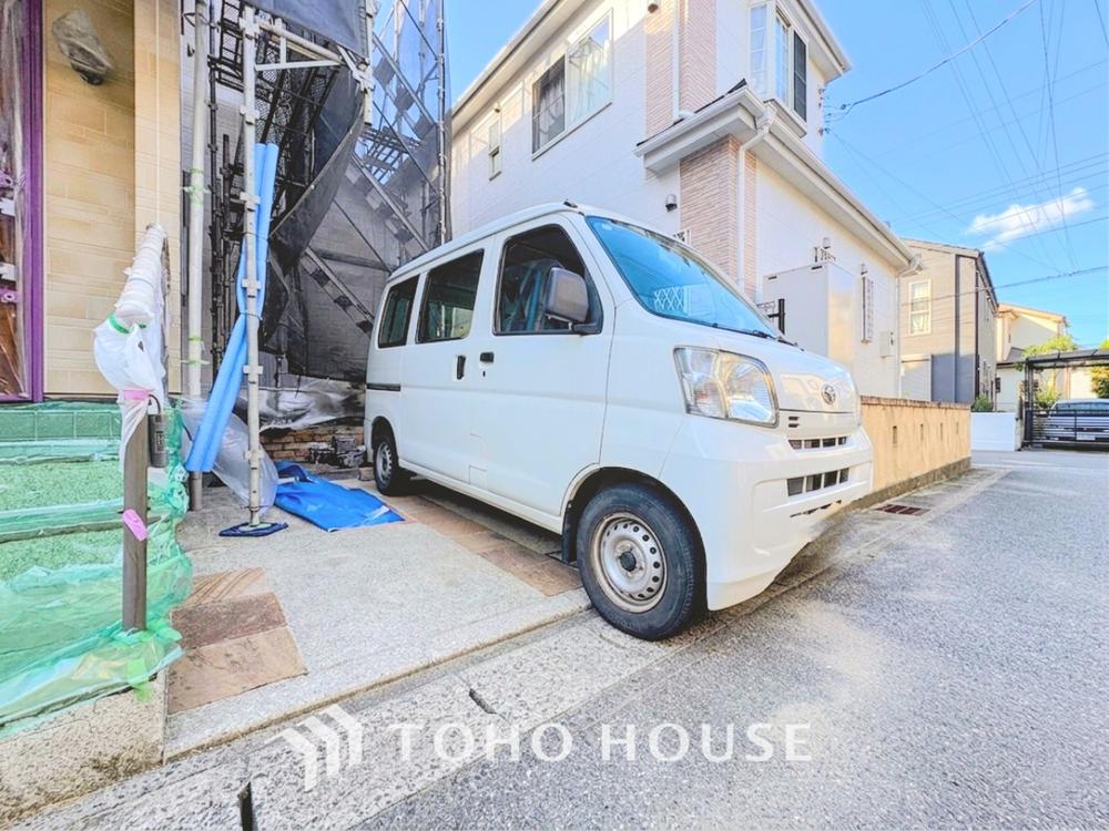 敷地内に駐車場があると、重い荷物を運ぶ距離も短くなる為、気軽に買い物を楽しめるのではないでしょうか。