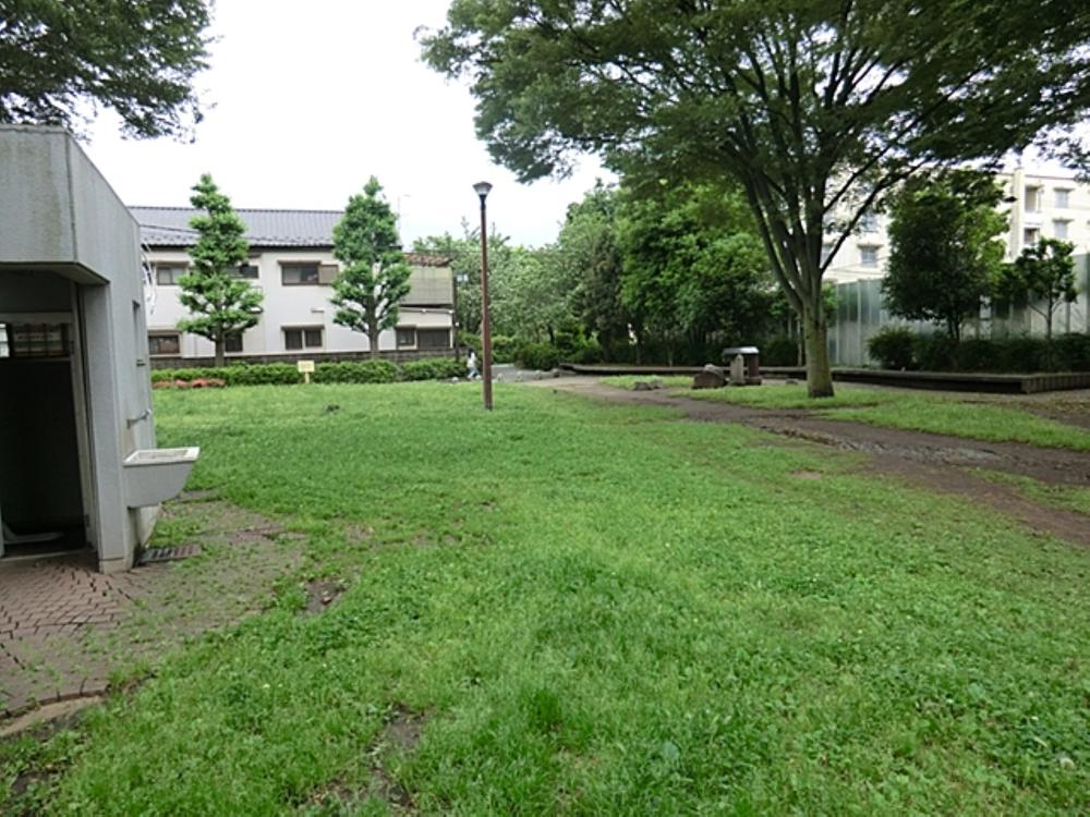 扇彫刻のある公園まで約421m