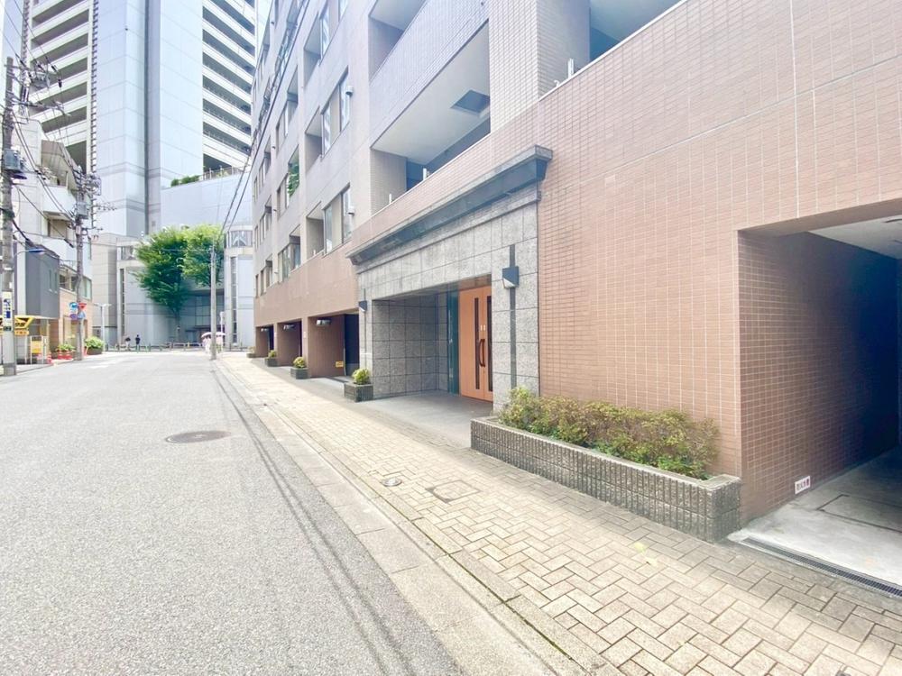 ルピナス王子駅前