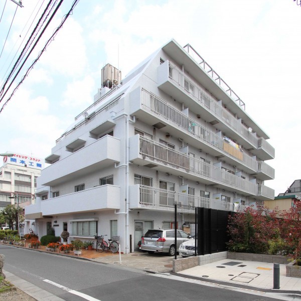 【ゆかりのあるエリアで素敵な住まいに出会えました】～他の不動産屋さんとも比較しましたが、飯塚さんの不動産の知識が豊富だったことが決め手です。～