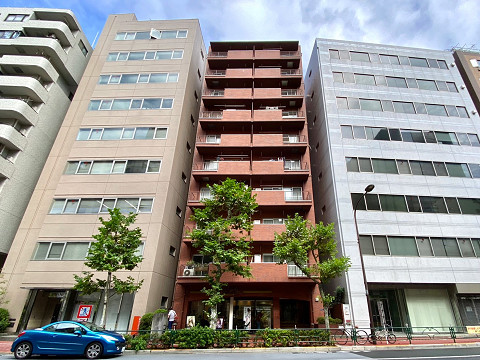 【手厚いサポートに大変感謝しています】~飯塚さんは不動産のプロフェッショナルとして、疑問点があればすぐにクリアにしてくださり、終始安心してお任せすることができました。~