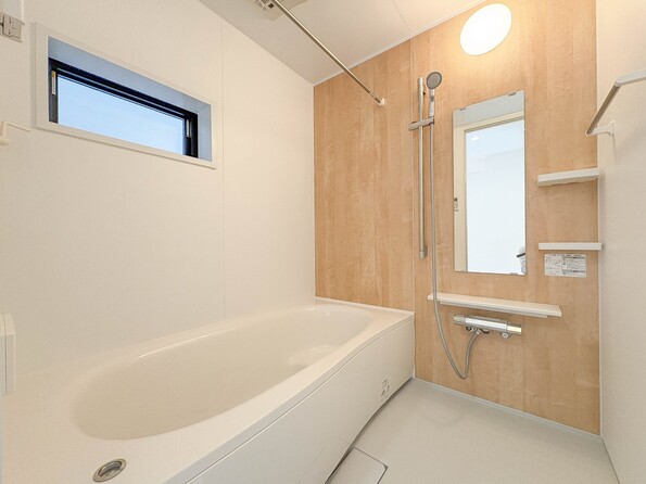 ３号棟【浴室】一日の疲れを癒してくれるお風呂空間。使いやすさと上質な質感を両立して、単なる習慣から特別な時間に変わるはず。