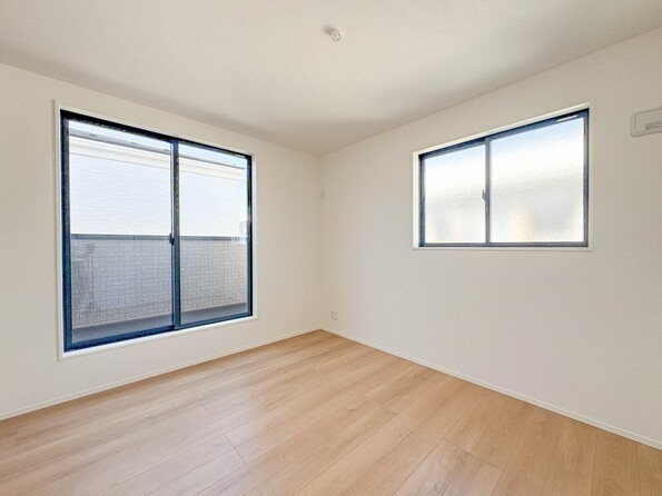 ３号棟【洋室】充実した生活は伸びやかな居室空間から始まります。快適に・伸びやかに。心の潤いを求める方々へ。