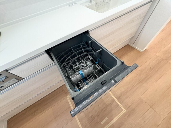 【ビルトイン食器洗浄乾燥機】食器洗いのわずらわしさから開放してくれる嬉しい設備。