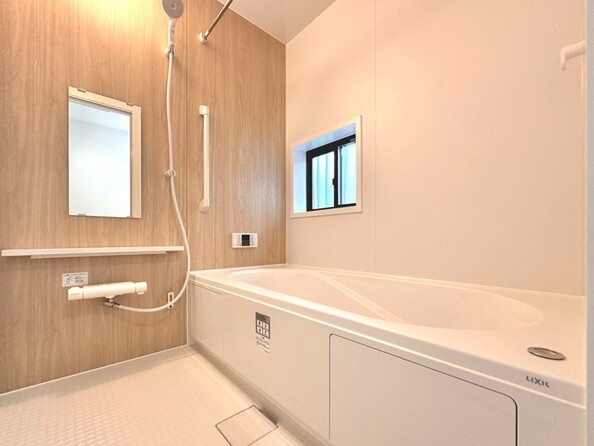 【浴室】一日の疲れを癒してくれるお風呂空間。使いやすさと上質な質感を両立して、単なる習慣から特別な時間に変わるはず。