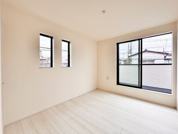 【洋室】充実した生活は伸びやかな居室空間から始まります。快適に・伸びやかに。心の潤いを求める方々へ。