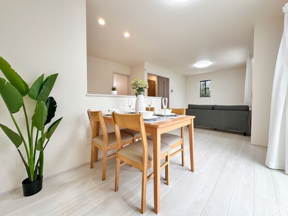 インテリアショップで見掛けた「あの家具」も置ける、ゆったりとした空間。