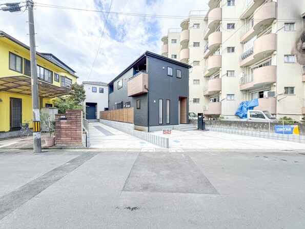 埼玉県川口市上青木西１丁目