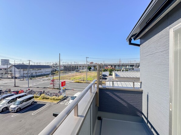 【眺望】眺望や窓からの景色が良いと、家で過ごす時間も快適です。