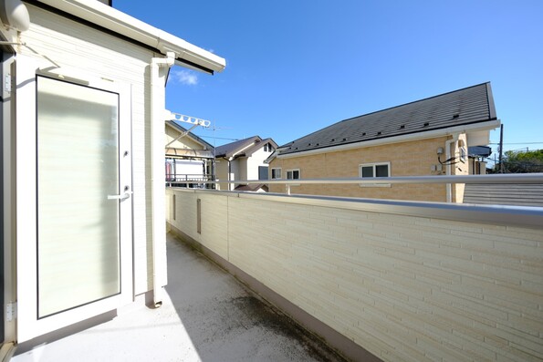 【バルコニー】主寝室に面した、東南向き 大型バルコニー!