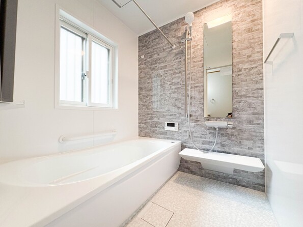 【浴室】一日の疲れを癒してくれるお風呂空間。使いやすさと上質な質感を両立して、単なる習慣から特別な時間に変わるはず。