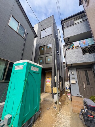 埼玉県さいたま市中央区鈴谷５丁目