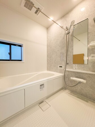 【浴室】一日の疲れを癒してくれるお風呂空間。使いやすさと上質な質感を両立して、単なる習慣から特別な時間に変わるはず。