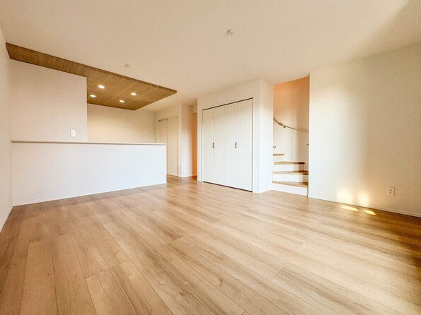 【LDK16帖】明るく開放的な空間が広がるLDK。