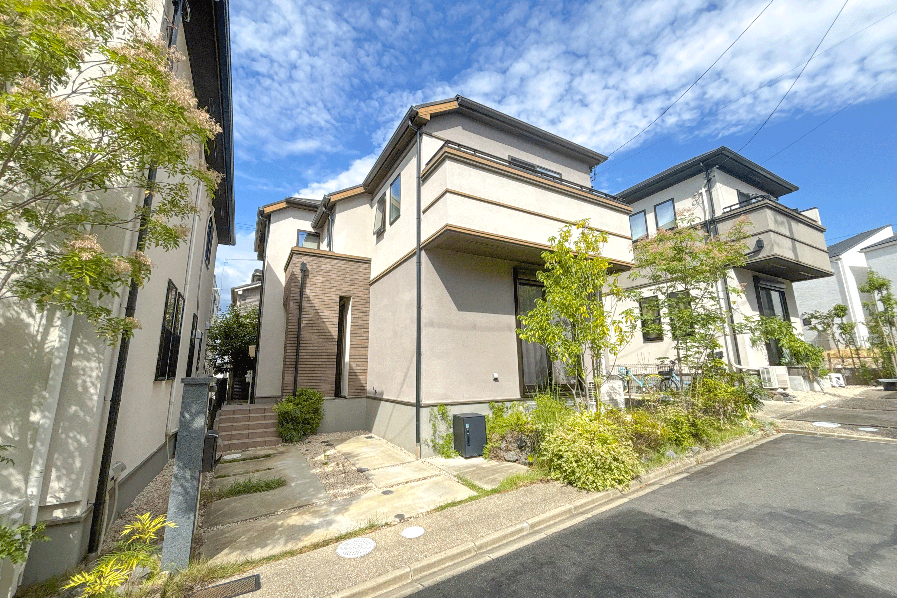 愛知県名古屋市千種区赤坂町５丁目57