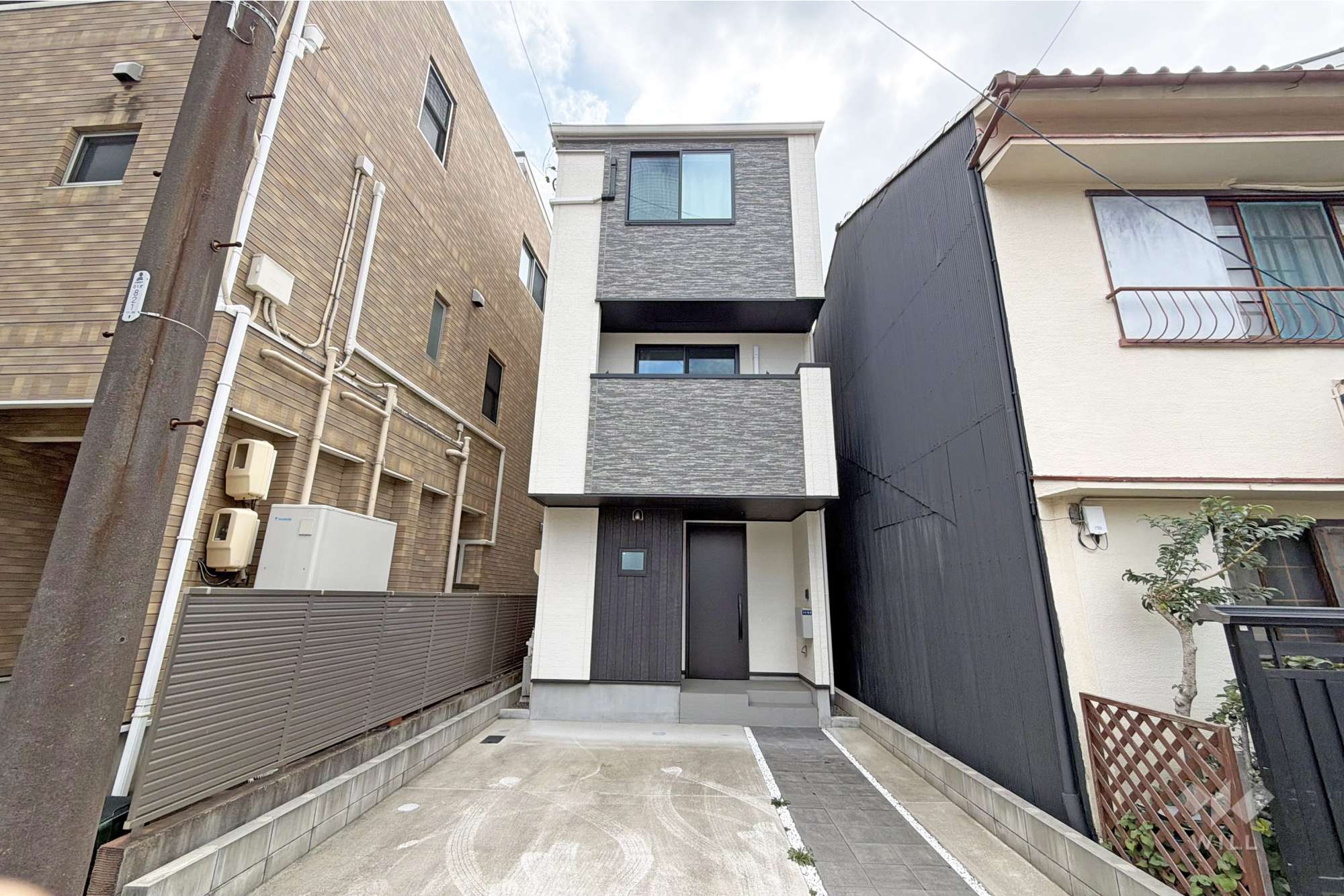 愛知県名古屋市千種区内山１丁目1103