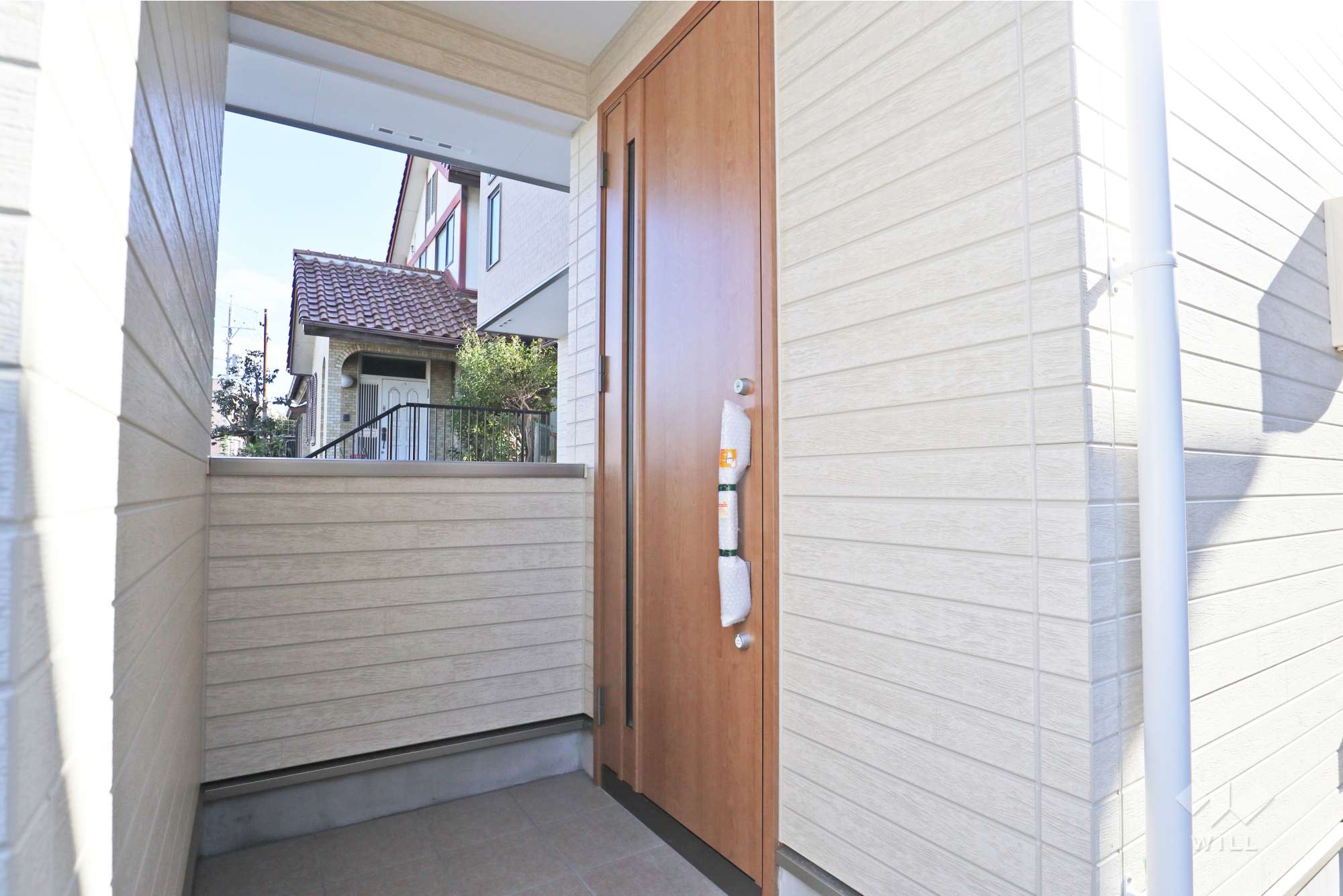 物件の玄関［2025年12月12日撮影］