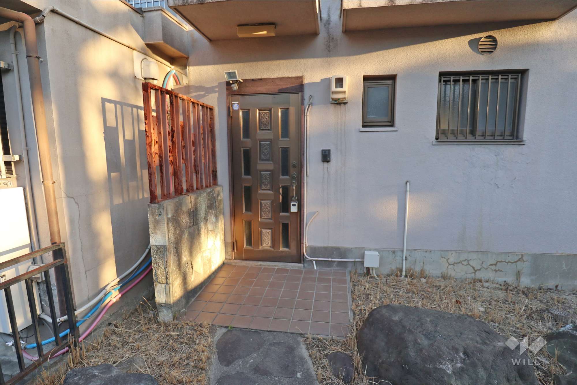 物件の玄関［2025年12月16日撮影］