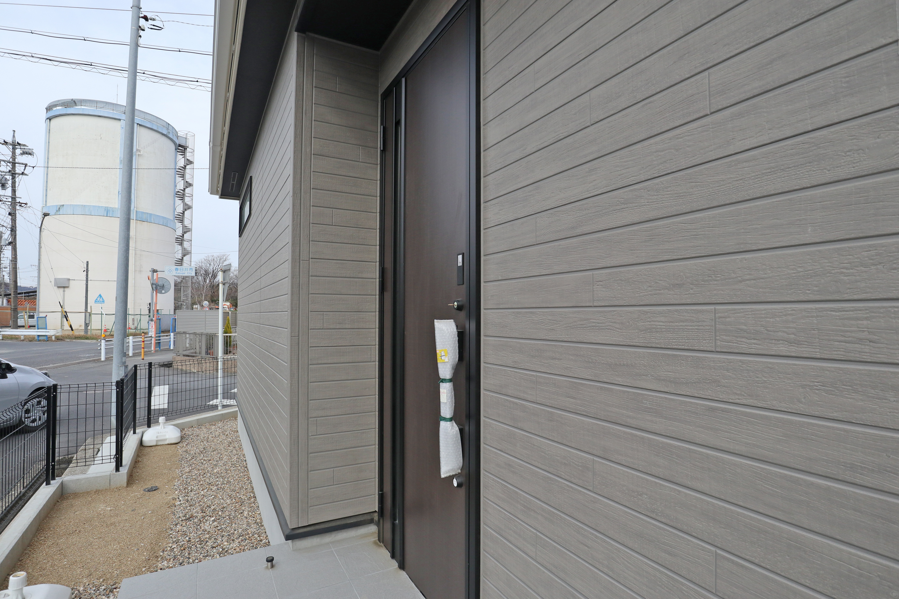 物件の外観（南西側から）［2025年10月27日撮影］