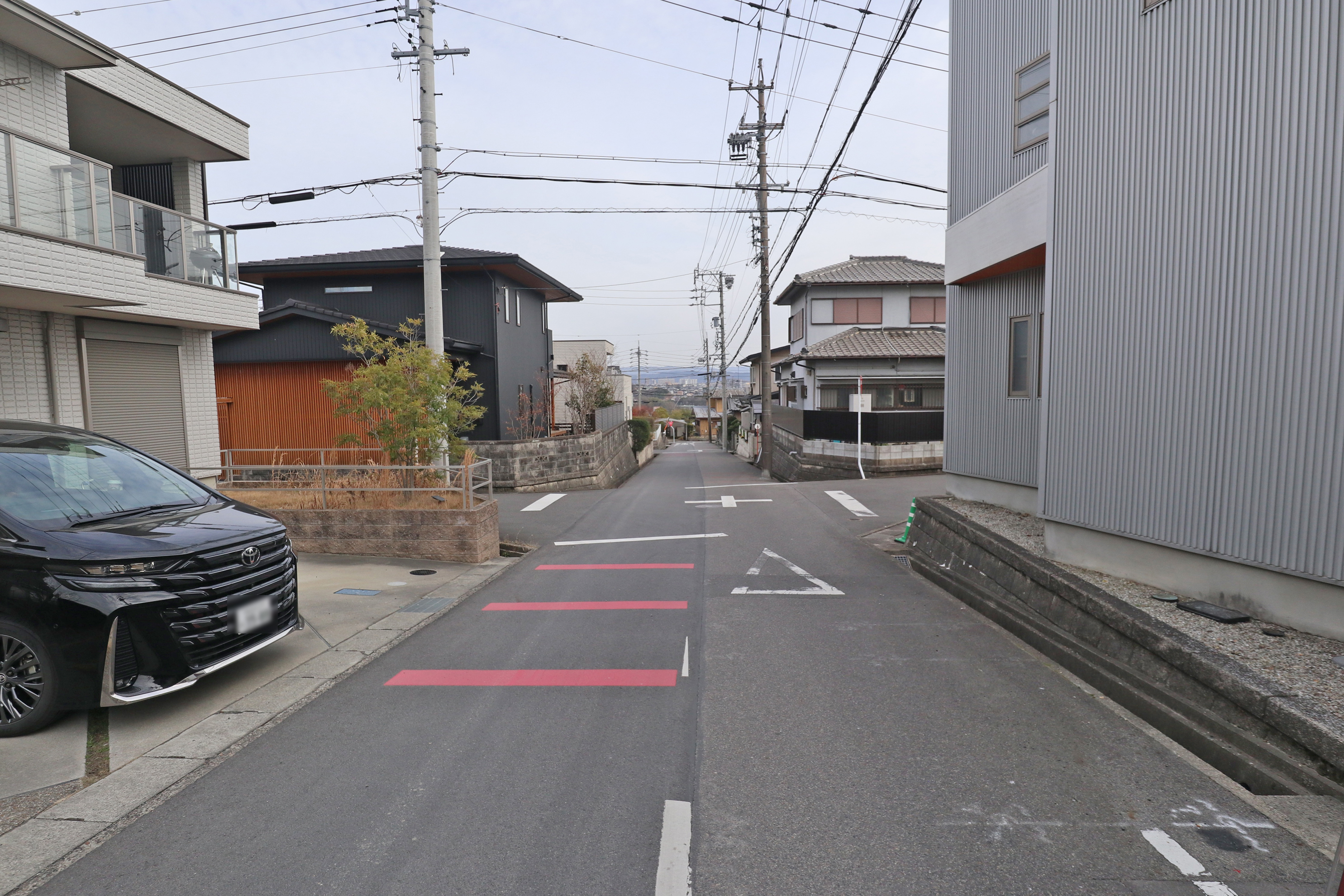 物件の駐車スペース［2025年10月27日撮影］