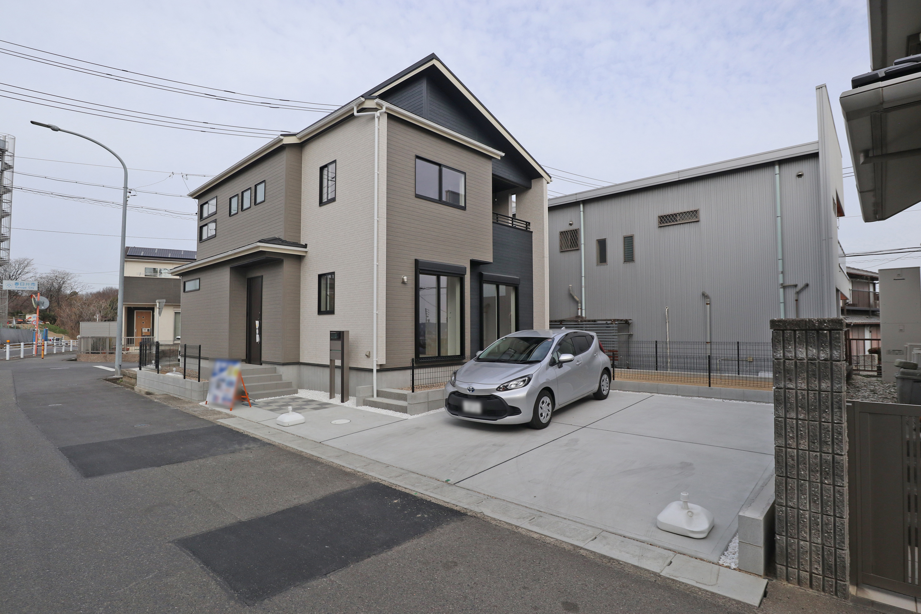 物件の外観（西側から）［2025年10月27日撮影］