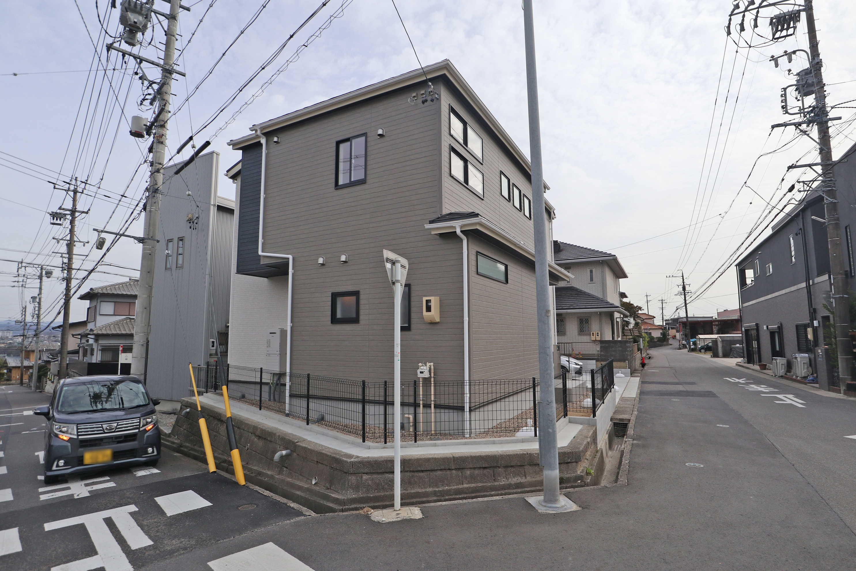 物件の外観（北西側から）［2025年10月27日撮影］