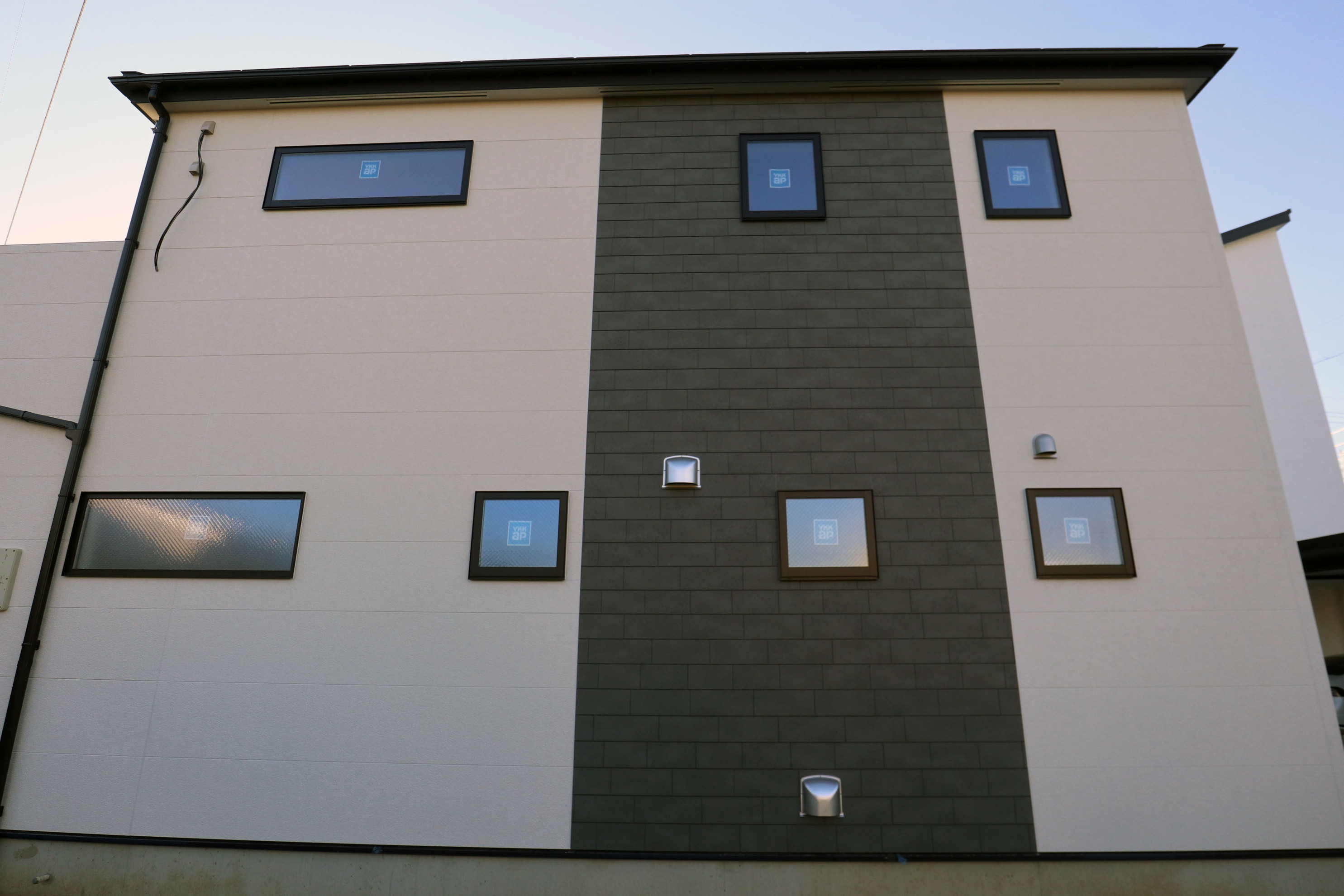 愛知県春日井市六軒屋町１丁目