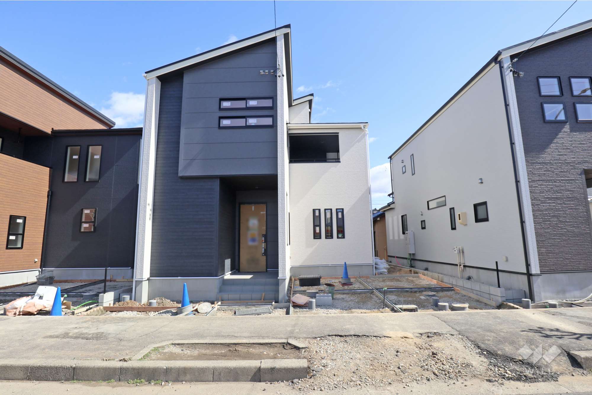 愛知県春日井市西高山町２丁目10