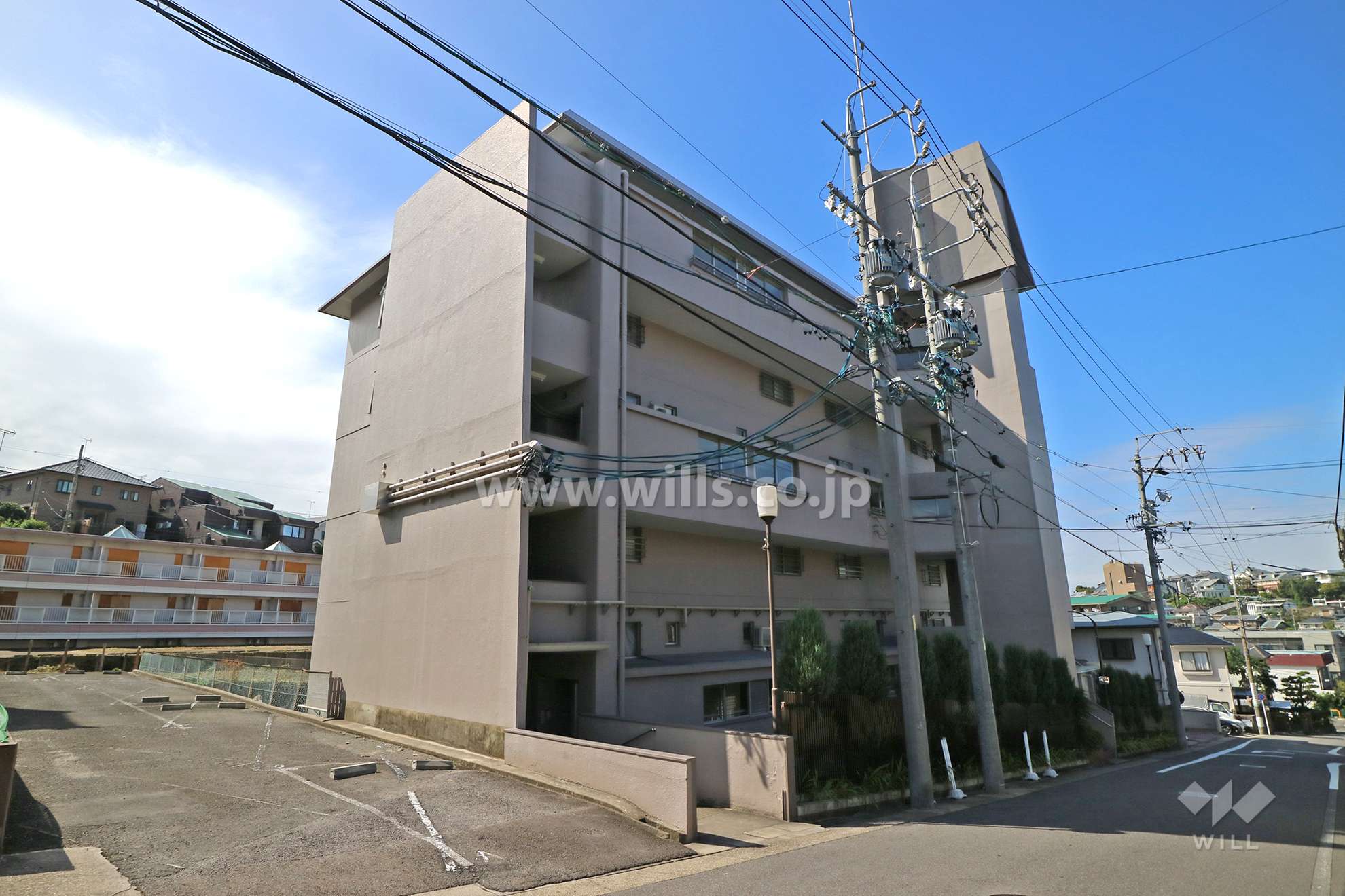 愛知県名古屋市千種区鹿子町３丁目8