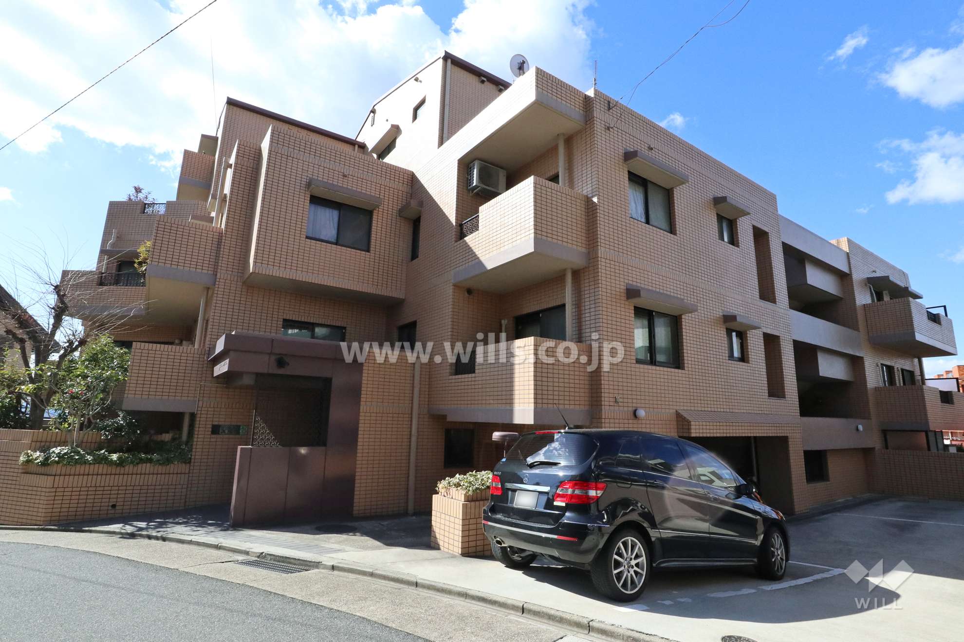 愛知県名古屋市千種区御棚町３丁目11