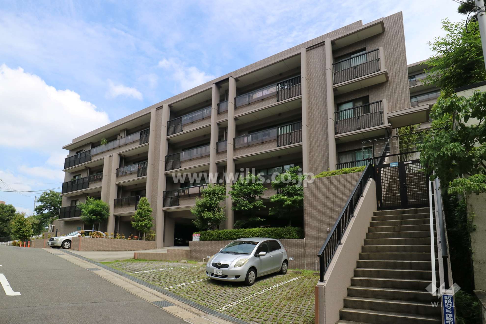 愛知県名古屋市千種区東山元町4丁目2