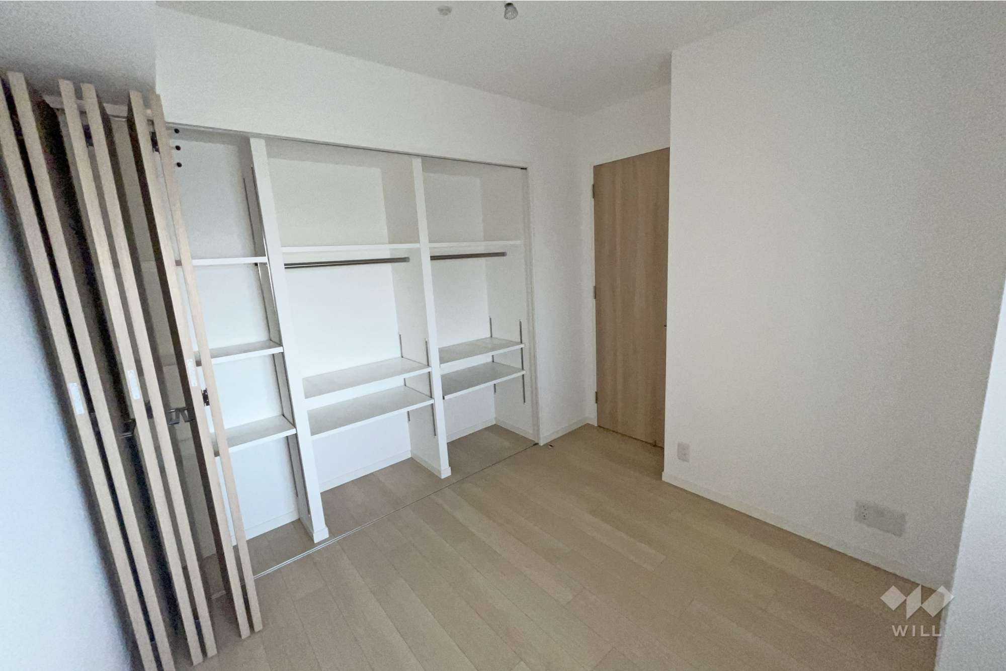 愛知県名古屋市名東区上社１丁目1806