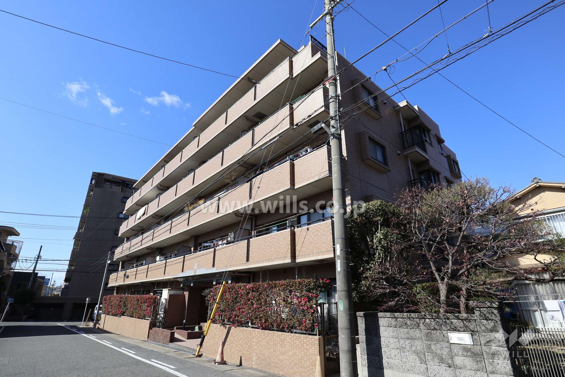 愛知県名古屋市名東区猪子石2丁目215