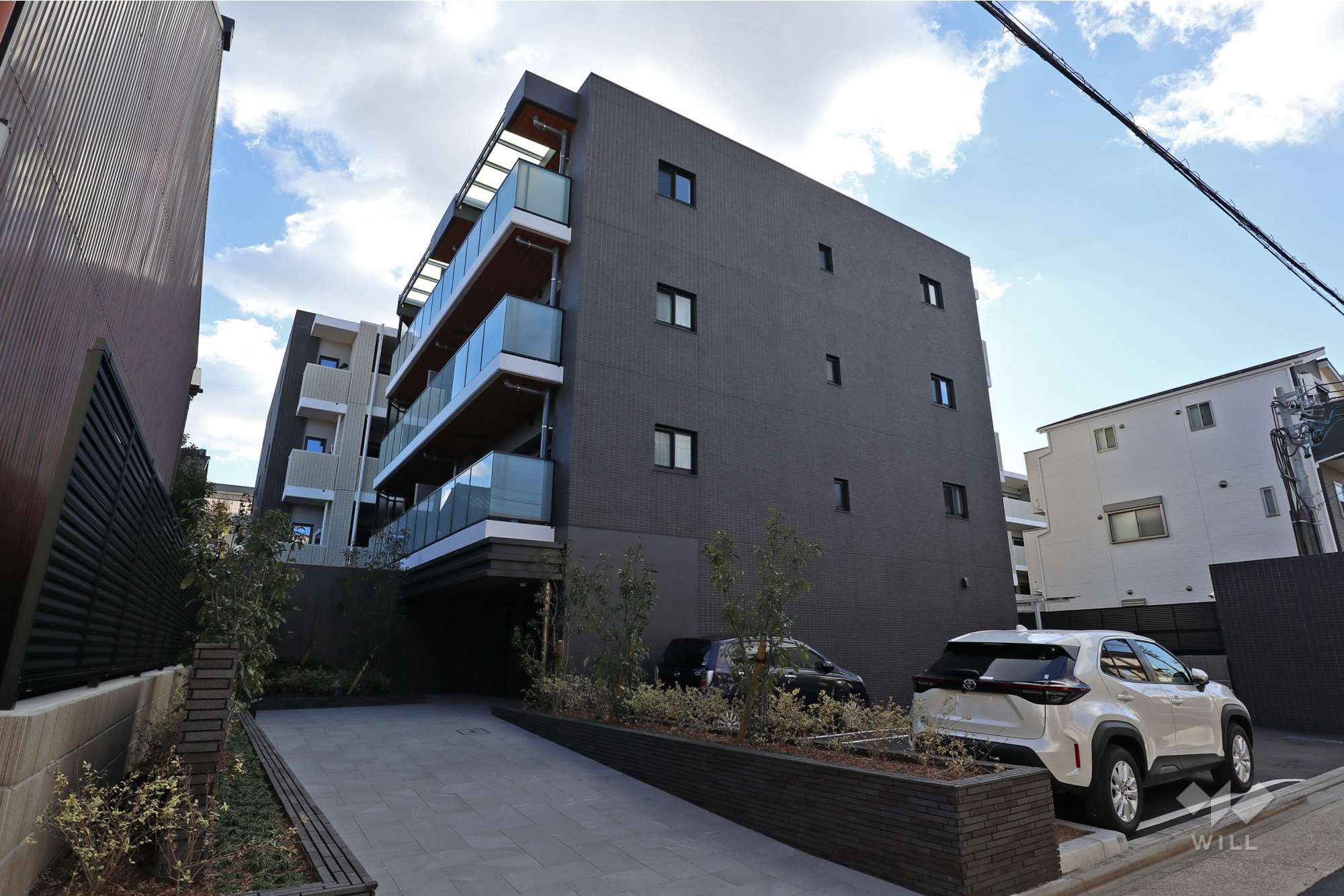 愛知県名古屋市昭和区滝子町18