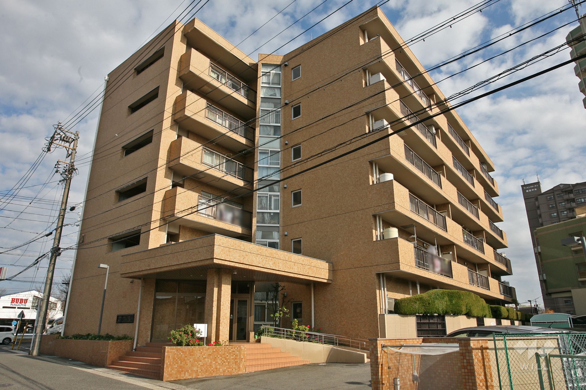 愛知県名古屋市天白区一本松1丁目401