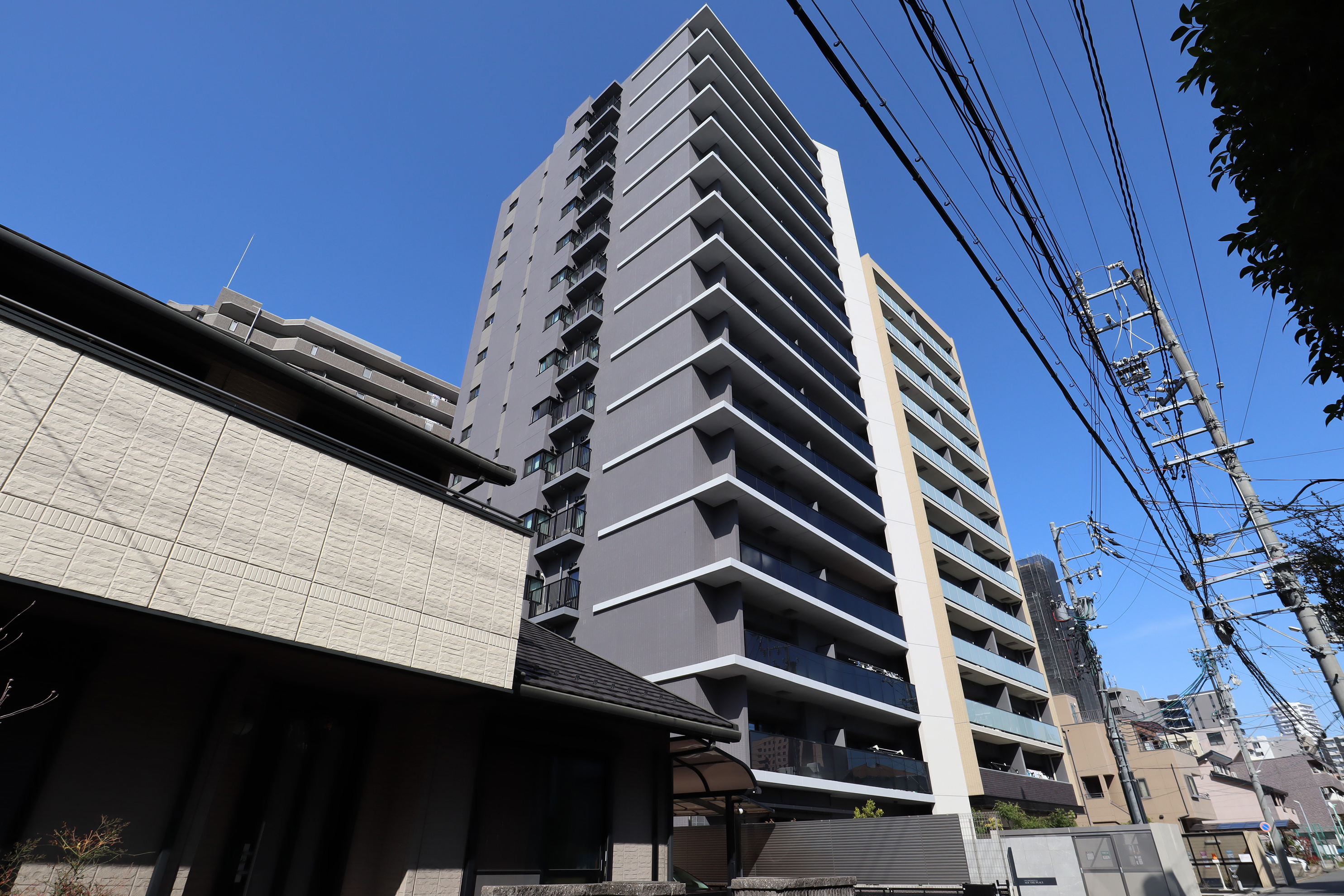 愛知県名古屋市東区葵２丁目327