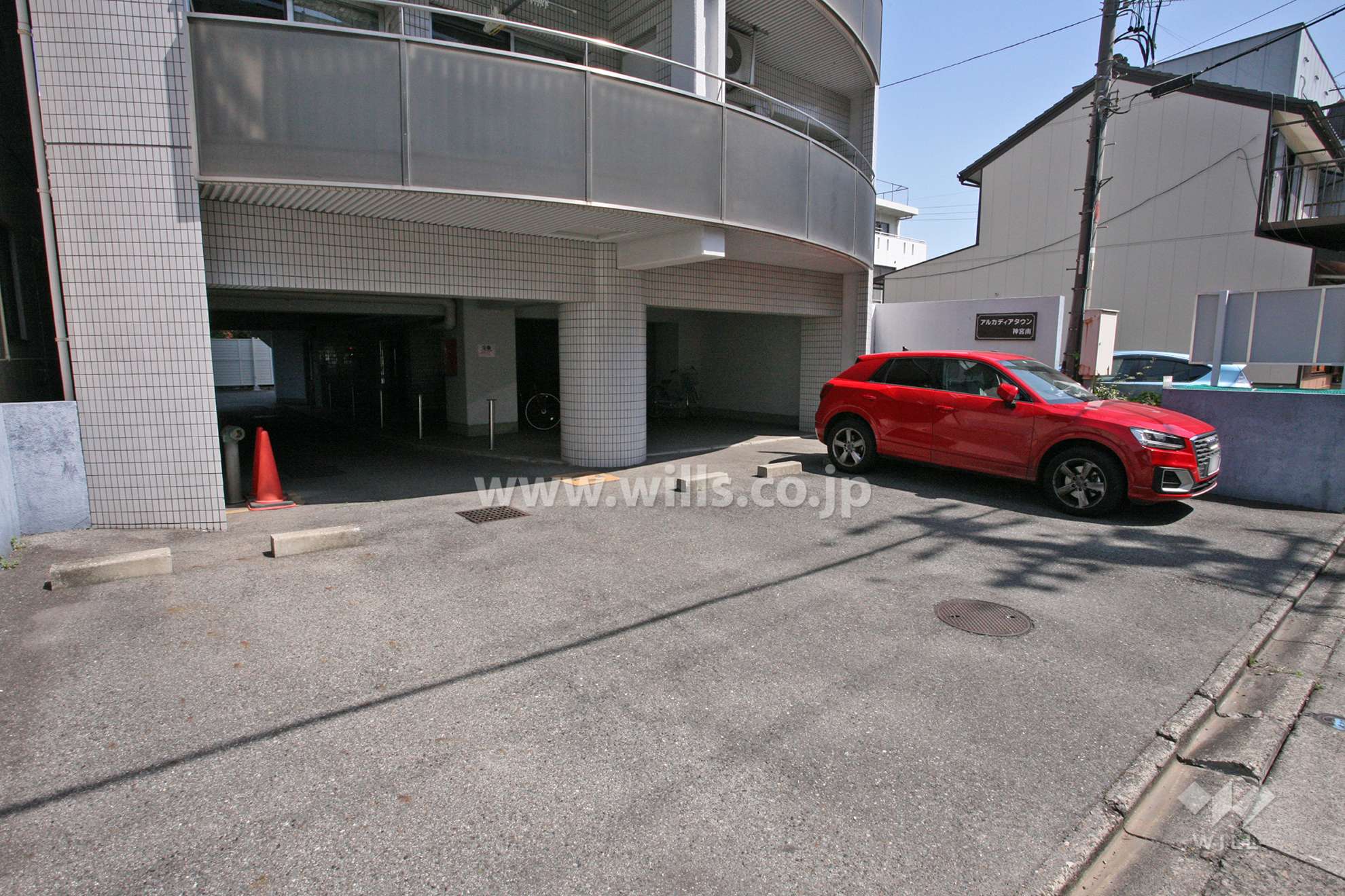 駐車場出入り口