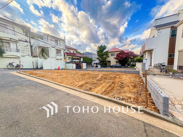 神奈川県横浜市金沢区富岡東１丁目