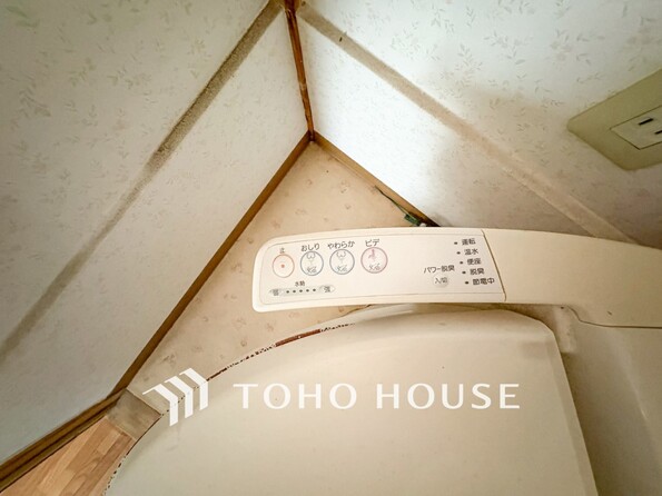 トイレは温水洗浄付き。より快適でくつろげる空間に。  